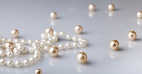 Pearl chic pearls fake deals
